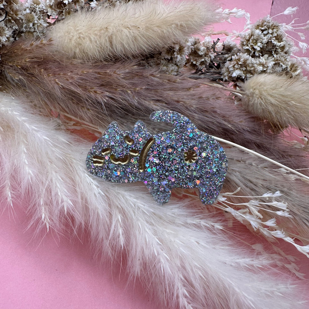 Broche Chaton joueur