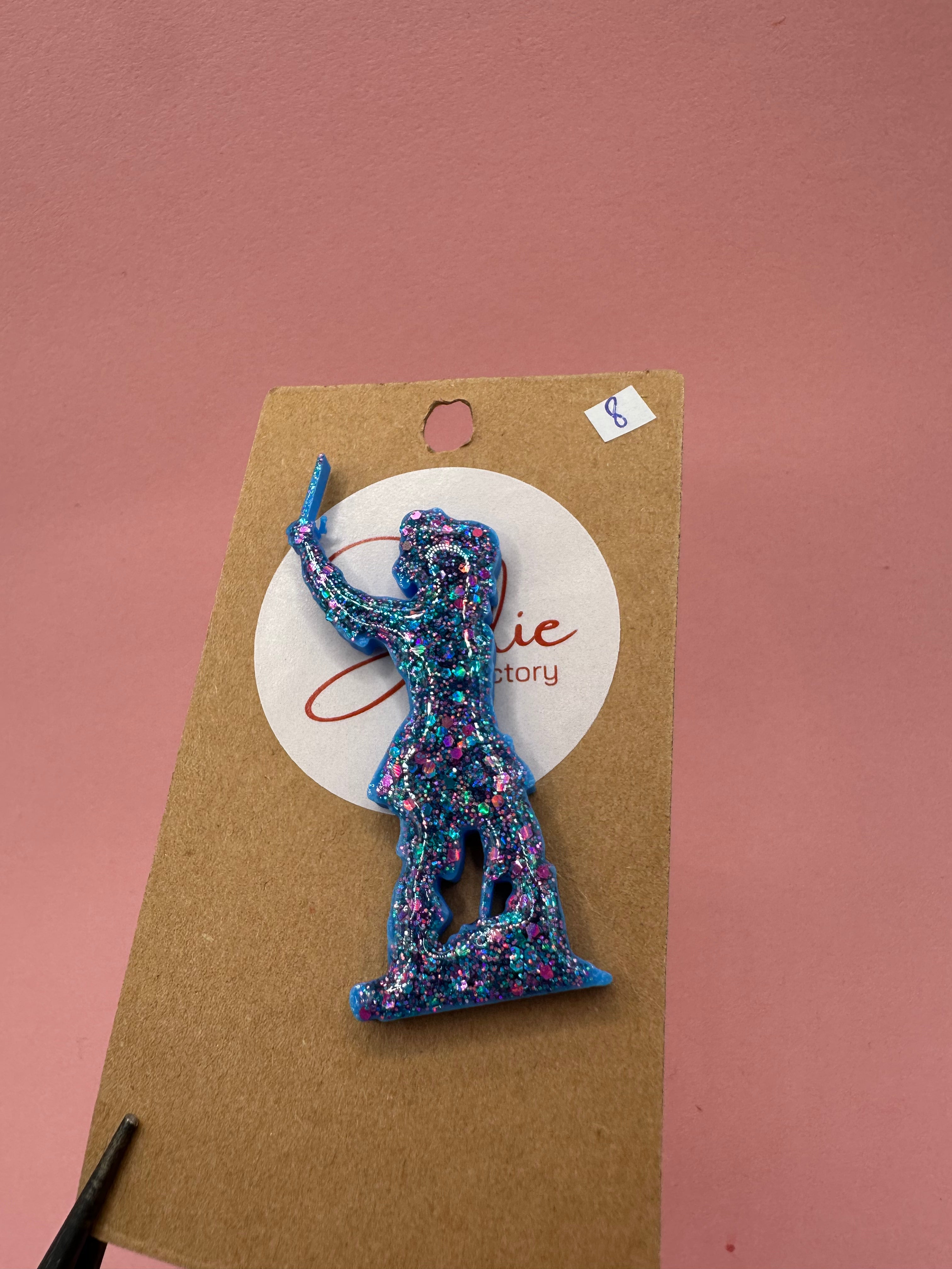 Broche petit Jean Bart pailleté
