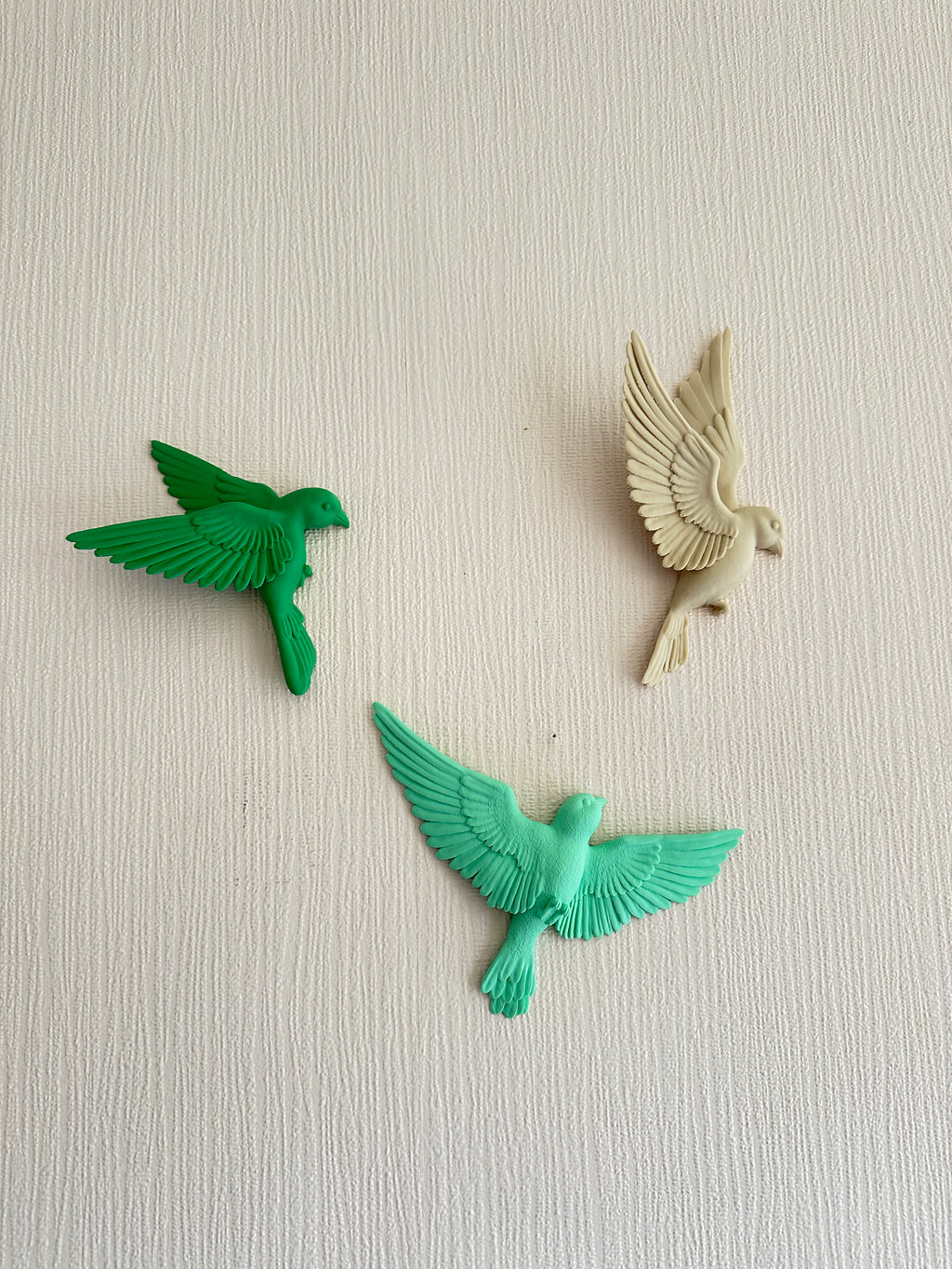 Trio d'oiseaux muraux